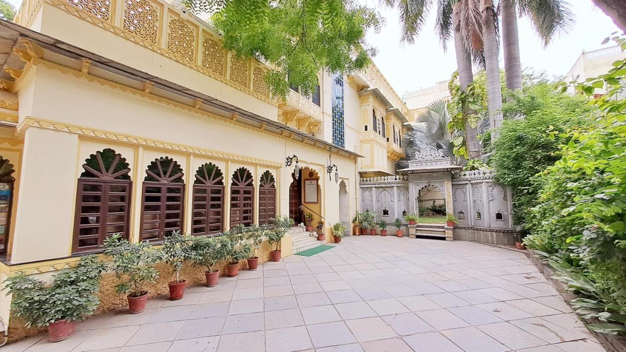 Mahendra Prakash Hotel Udaipur Exterior photo